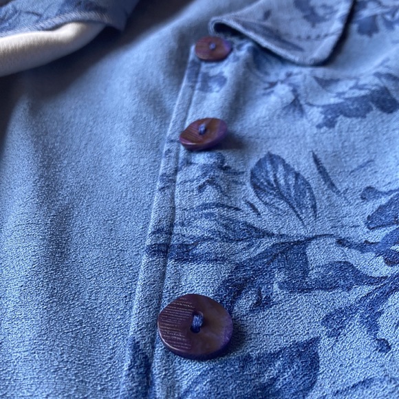 1980s dress blouse with shoulder pads - Picture 3 of 4